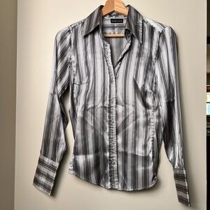 New York & Company Button Down Blouse Women’s Size XS Silver Stripe